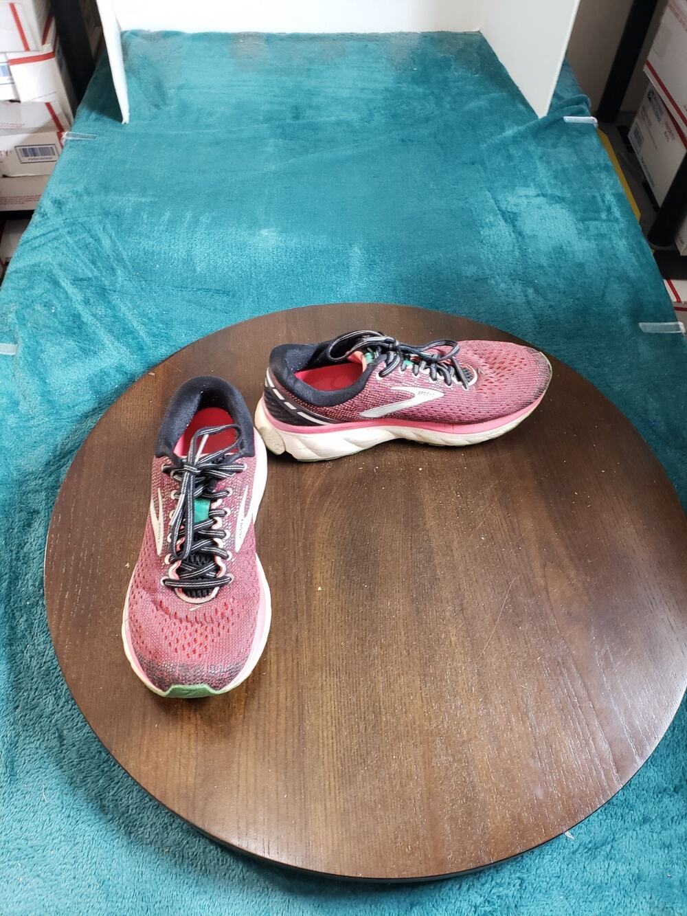 Brooks Ghost 11 Shoes Size 7.5 Womens Red Black Running Marathon 1202771B017